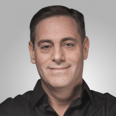  Contratar a Santiago Bilinkis.