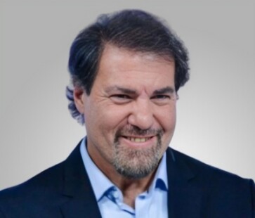 "Hire Claudio Zuchovicki"