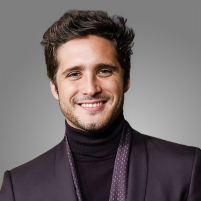 Diego Boneta en Experiencias LLC dirigida por Nicolás Halac y Ludmila Halac