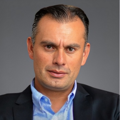 Fernando Anzures en Experiencias LLC dirigida por Ludmila Halac y Nicolás Halac