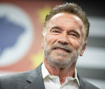 Arnold Schwarzenegger para Experiencias LLC dirigida por Ludmila Halac y Nicolás Halac