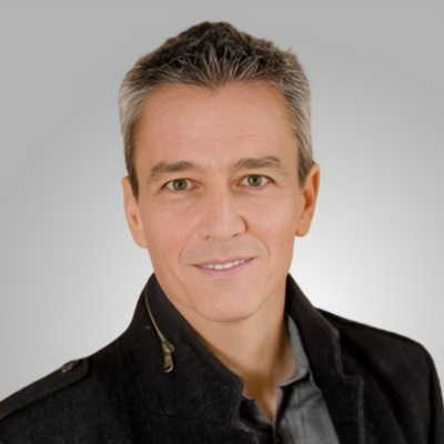 Álvaro Merino en Experiencias LLC dirigida por Ludmila Halac y Nicolás Halac