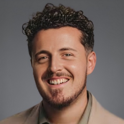 Joe Toscano en Experiencias LLC dirigida por Ludmila Halac y Nicolás Halac