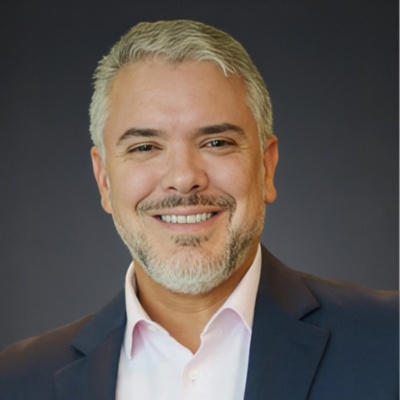 Iván Duque para Experiencias LLC dirigida por Ludmila Halac y Nicolás Halac